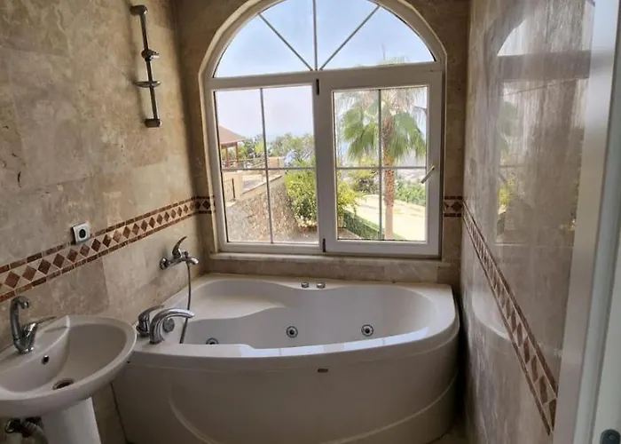 Ambiance Delux With A Private Pool And A View *